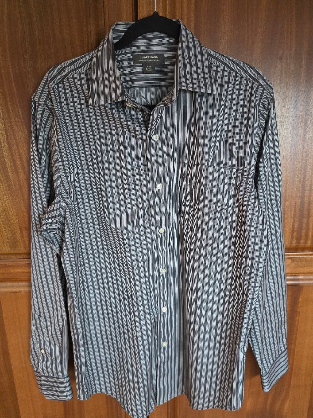 Denver Hayes never-iron mens button up shirt 15-15.5 neck medium